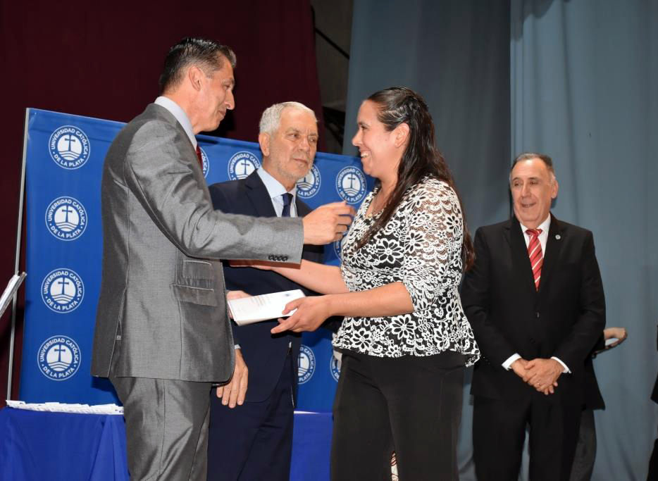 Acto de colación de la Facultad de Ciencias Económicas y Sociales
