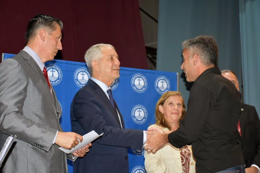 Acto de colación de la Facultad de Ciencias Económicas y Sociales