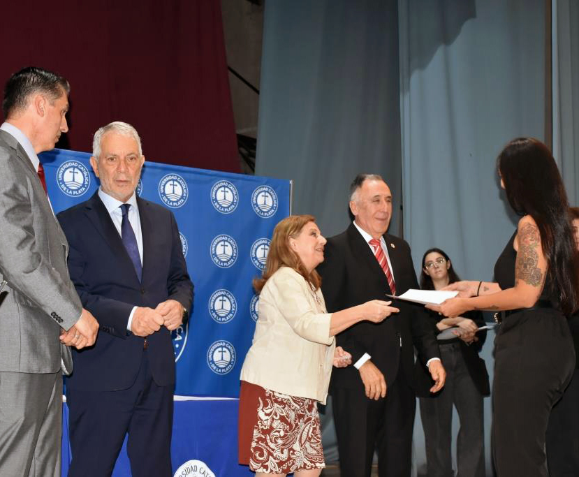 Acto de colación de la Facultad de Ciencias Económicas y Sociales