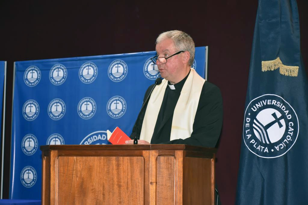 Acto de colación de la Facultad de Ciencias Económicas y Sociales