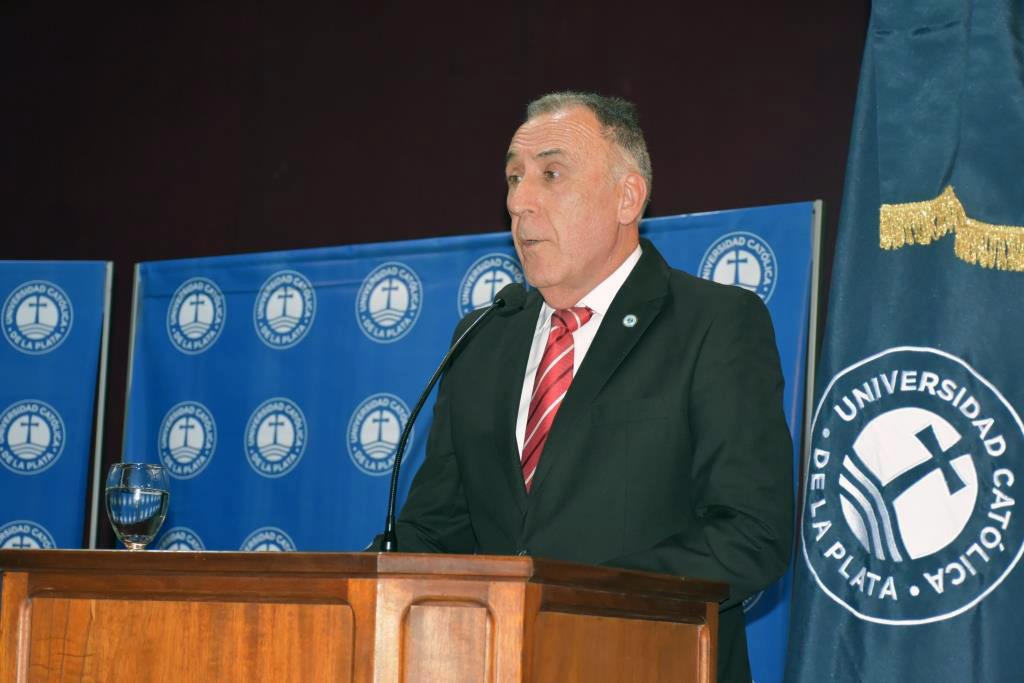 Acto de colación de la Facultad de Ciencias Económicas y Sociales