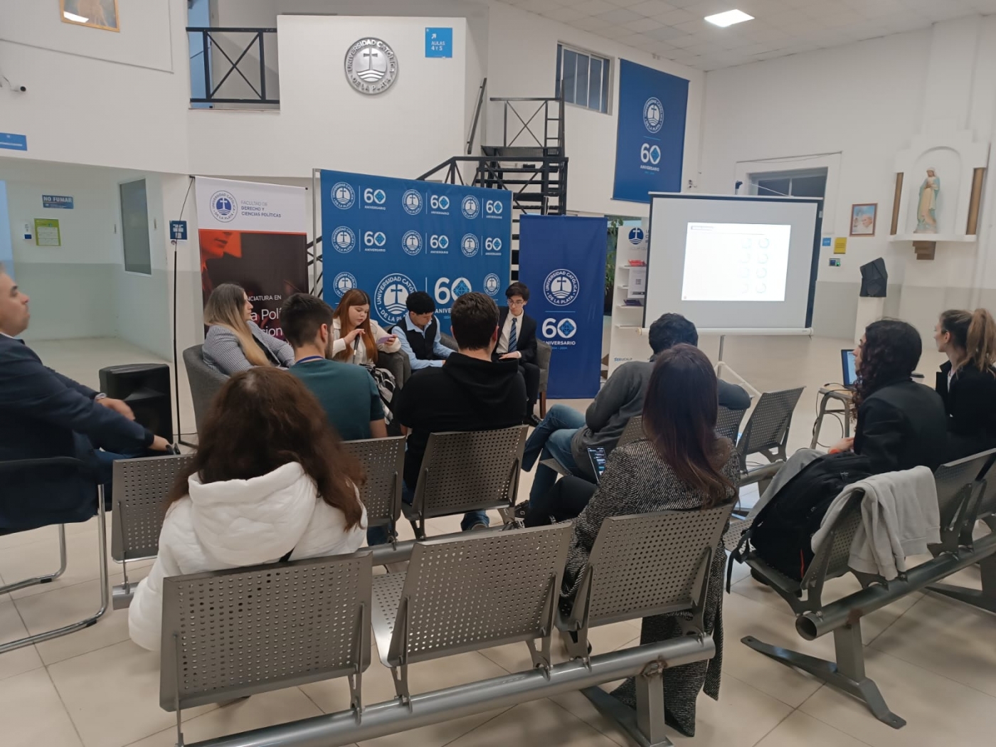 Estudiantes de Ciencia Política realizaron una simulación de campaña y proceso electoral