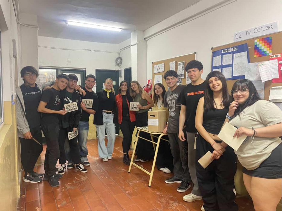 Estudiantes de Ciencia Política realizaron una simulación de campaña y proceso electoral