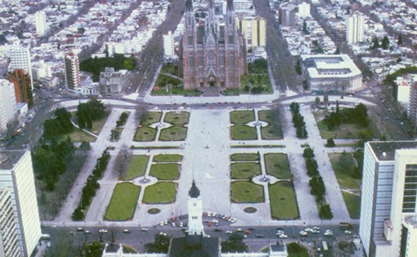 ¡Feliz cumpleaños La Plata! La creación y sus realizadores