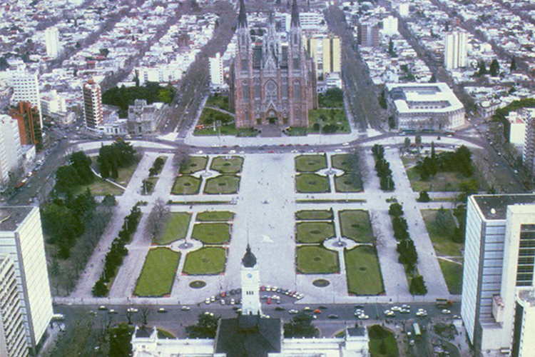 ¡Feliz cumpleaños La Plata! La creación y sus realizadores
