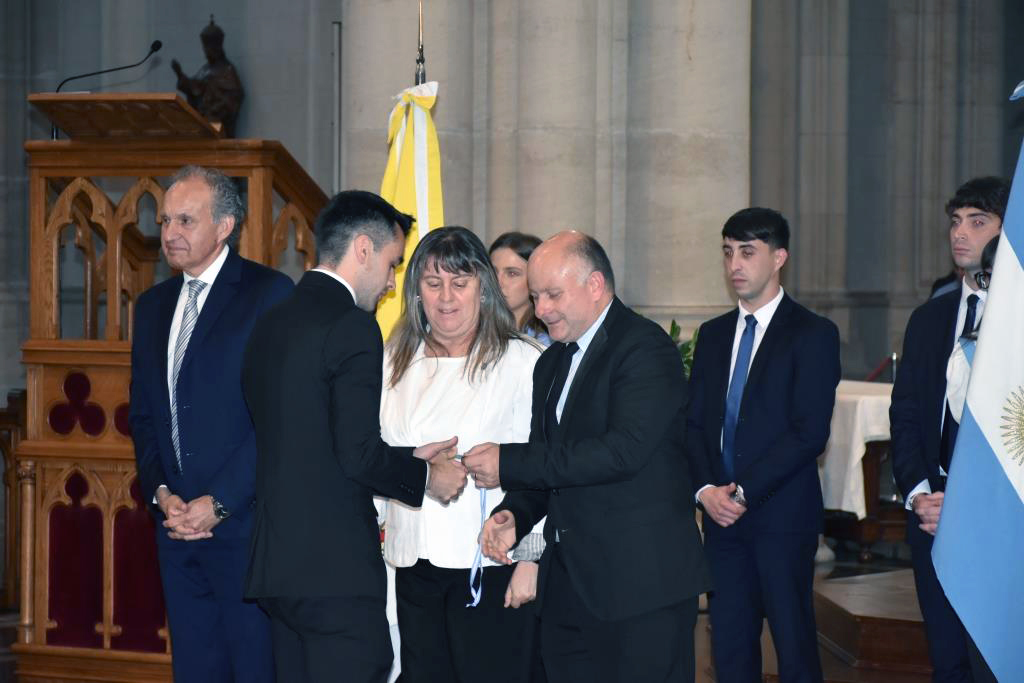La Catedral se vistió de gala para celebrar a los nuevos graduados de Derecho (13)