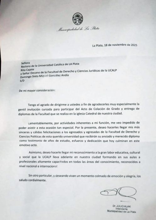 La Catedral se vistió de gala para celebrar a los nuevos graduados de Derecho (2)