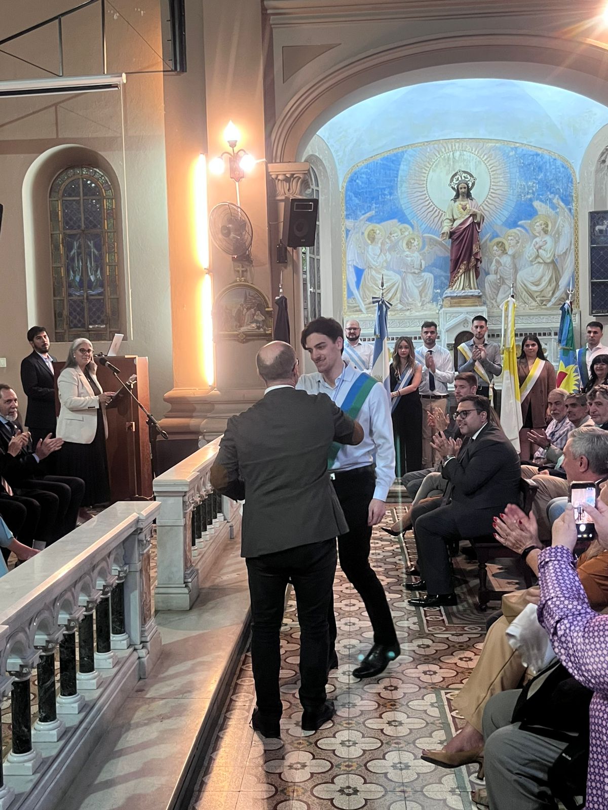 Nuevos graduados vivieron una emotiva ceremonia en el acto de colación de Bernal