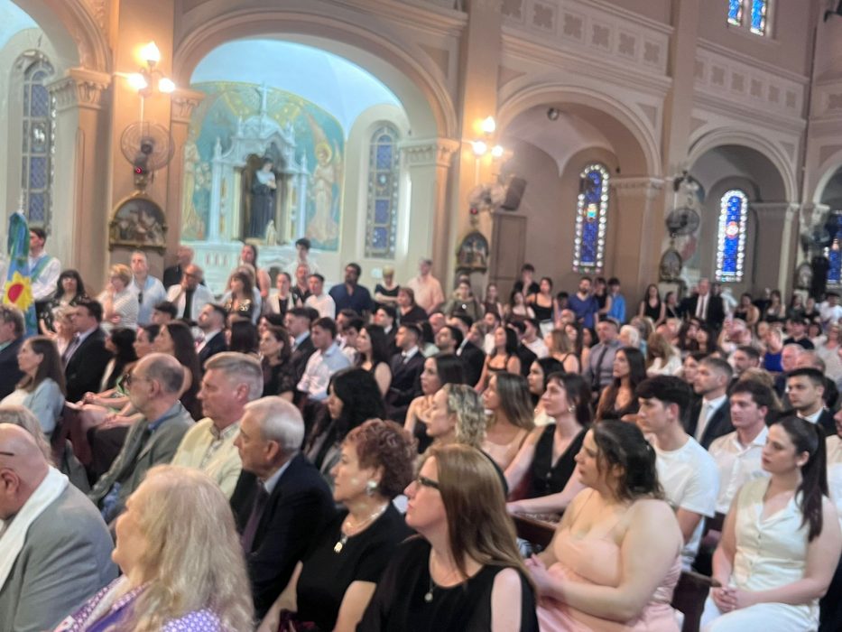 Nuevos graduados vivieron una emotiva ceremonia en el acto de colación de Bernal (26)
