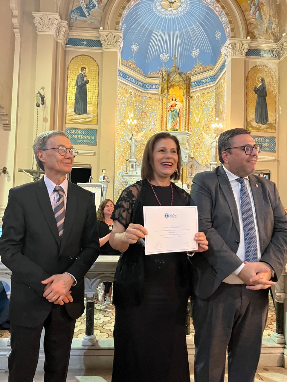 Nuevos graduados vivieron una emotiva ceremonia en el acto de colación de Bernal