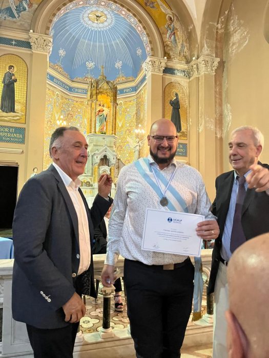 Nuevos graduados vivieron una emotiva ceremonia en el acto de colación de Bernal (6)