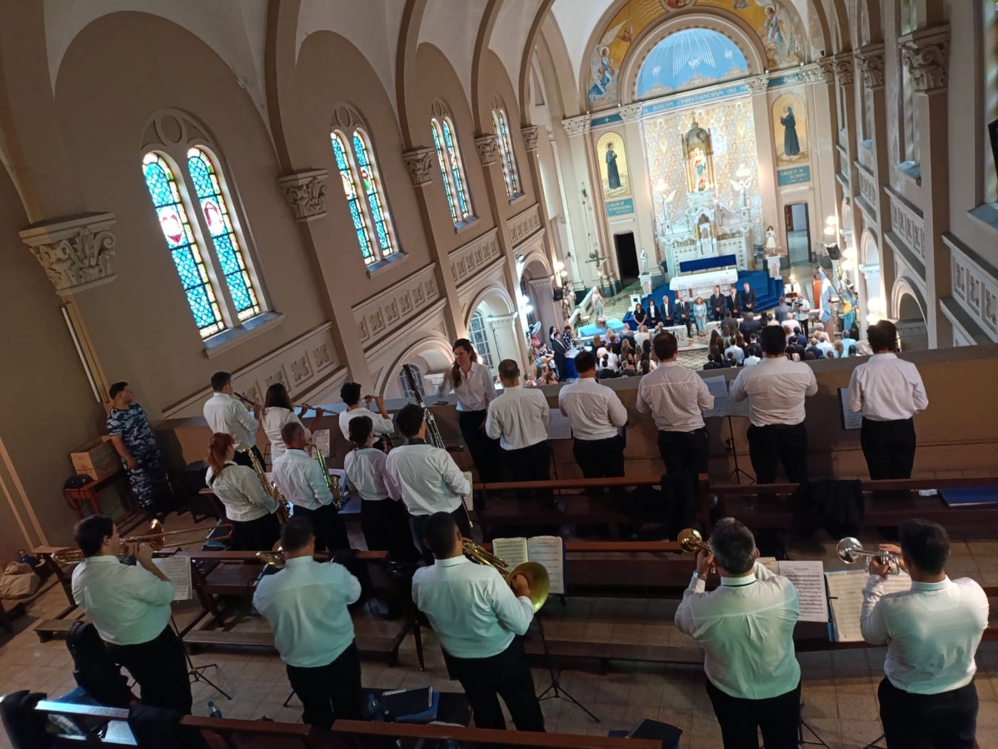 Nuevos graduados vivieron una emotiva ceremonia en el acto de colación de Bernal