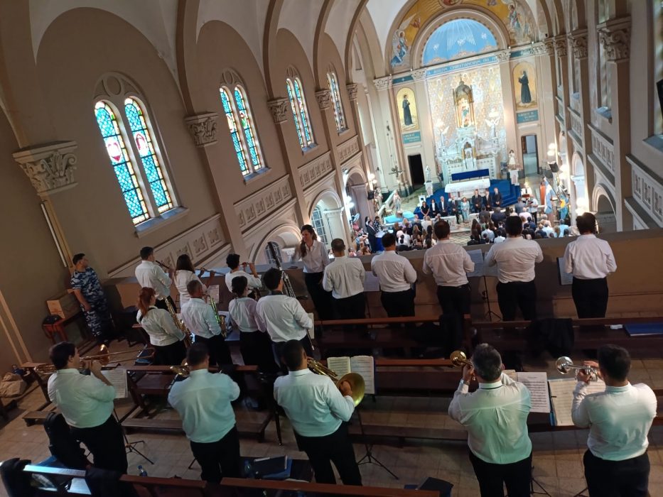 Nuevos graduados vivieron una emotiva ceremonia en el acto de colación de Bernal (7)