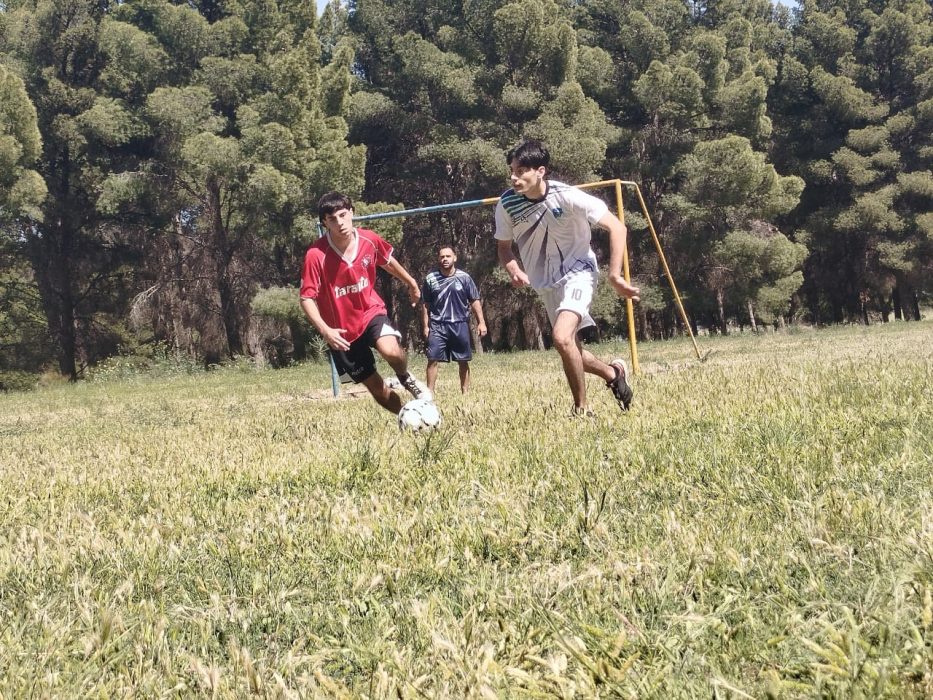 Deporte y recreación en un día a pleno sol en Bahía Blanca
