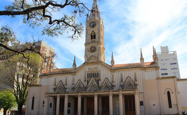 Misa, música en vivo y  juegos en el Jubileo de los Universitarios