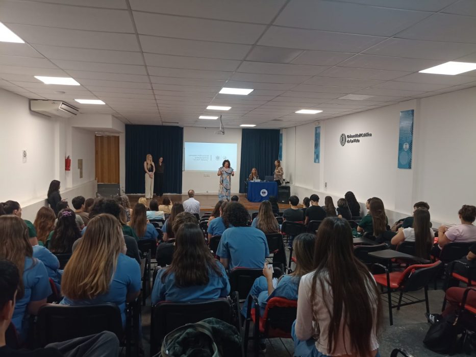 UCALP Abierta 2025 convocó a la comunidad en la sede Bahía Blanca (28)