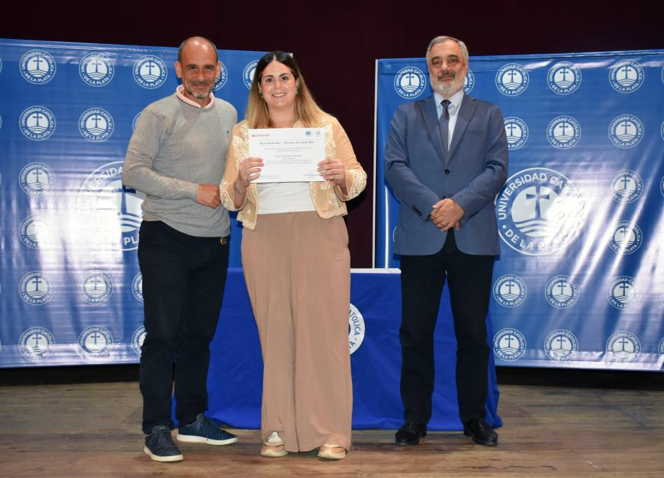 Valiosas experiencias y futuro laboral distinguieron a los becarios del Banco Santander 