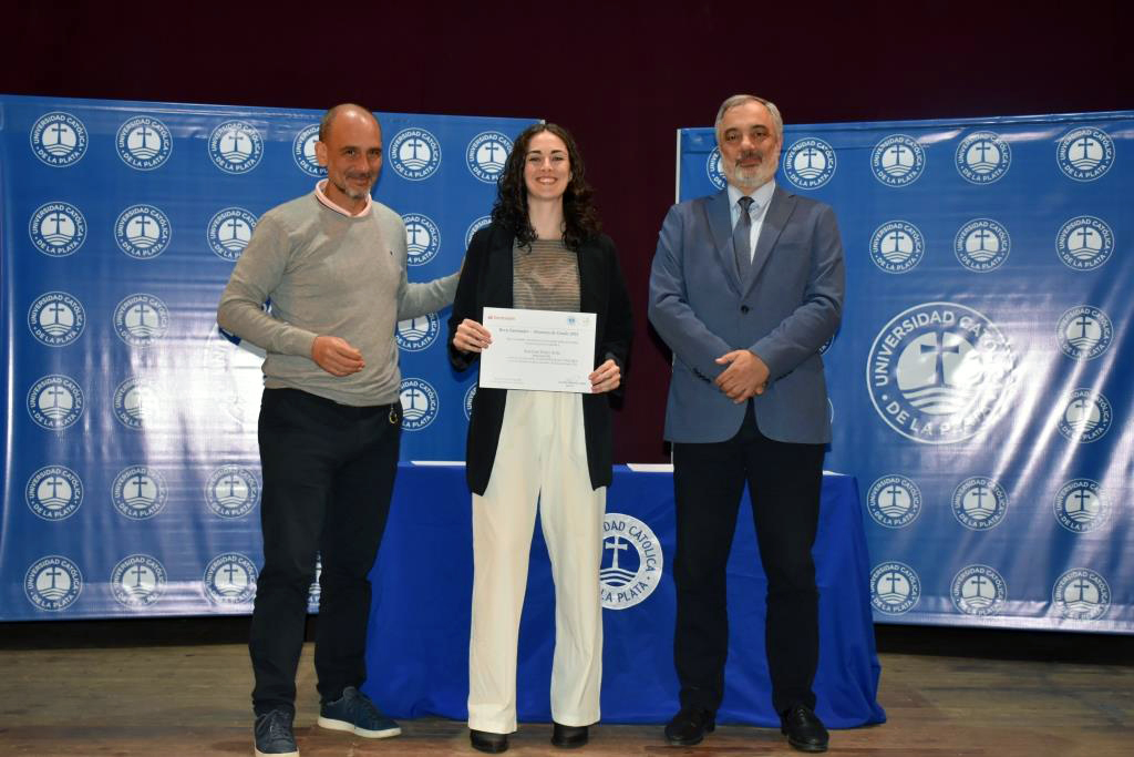 Valiosas experiencias y futuro laboral distinguieron a los becarios del Banco Santander 