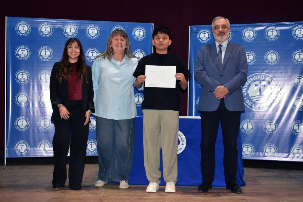 Valiosas experiencias y futuro laboral distinguieron a los becarios del Banco Santander 