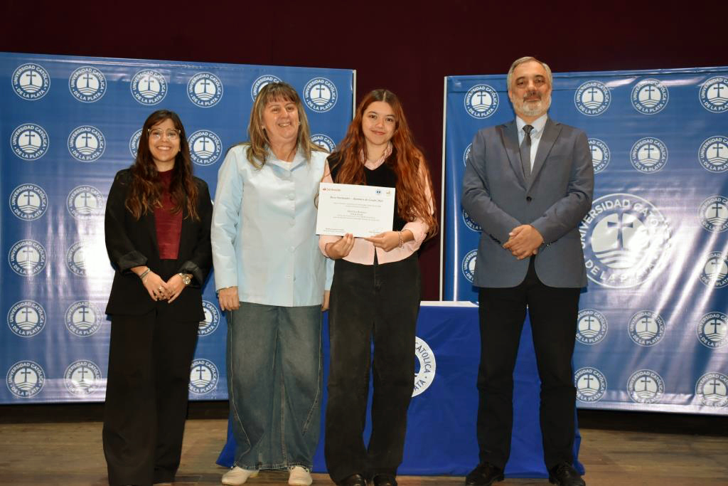 Valiosas experiencias y futuro laboral distinguieron a los becarios del Banco Santander 