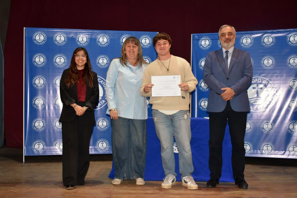 Valiosas experiencias y futuro laboral distinguieron a los becarios del Banco Santander 