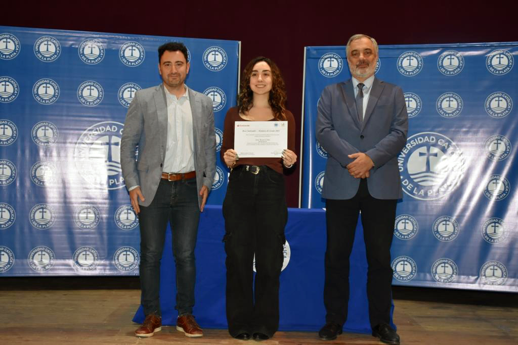 Valiosas experiencias y futuro laboral distinguieron a los becarios del Banco Santander 