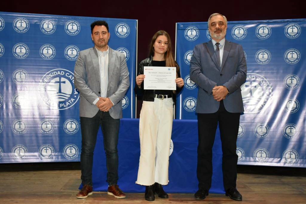 Valiosas experiencias y futuro laboral distinguieron a los becarios del Banco Santander 