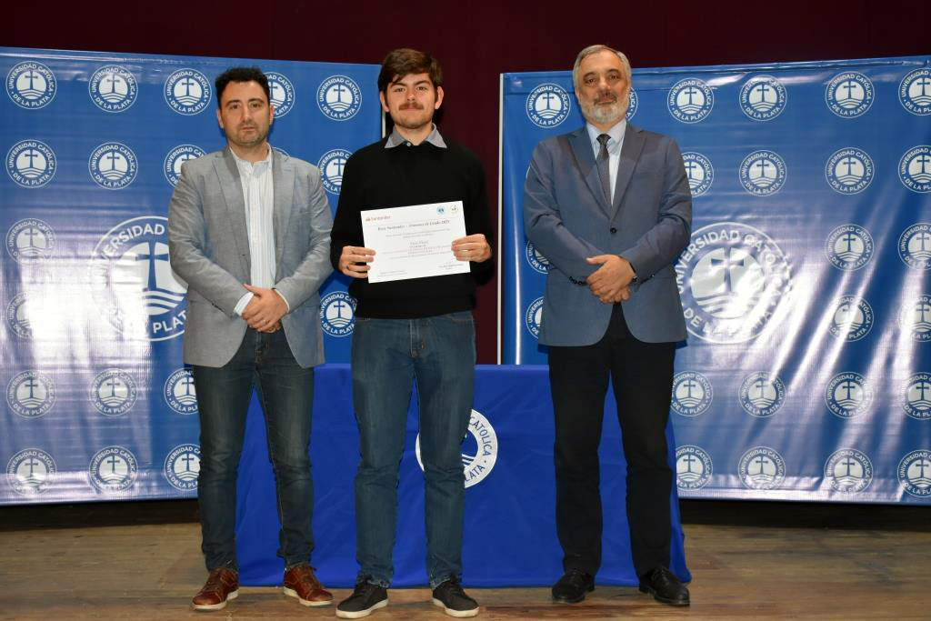 Valiosas experiencias y futuro laboral distinguieron a los becarios del Banco Santander 