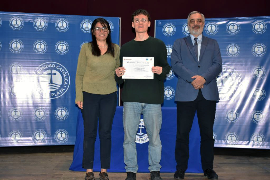 Valiosas experiencias y futuro laboral distinguieron a los becarios del Banco Santander 