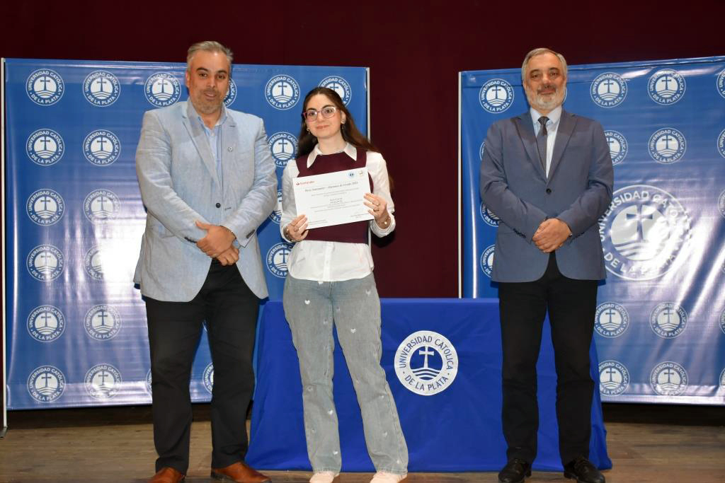 Valiosas experiencias y futuro laboral distinguieron a los becarios del Banco Santander 