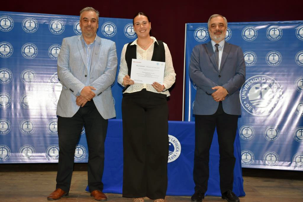 Valiosas experiencias y futuro laboral distinguieron a los becarios del Banco Santander 