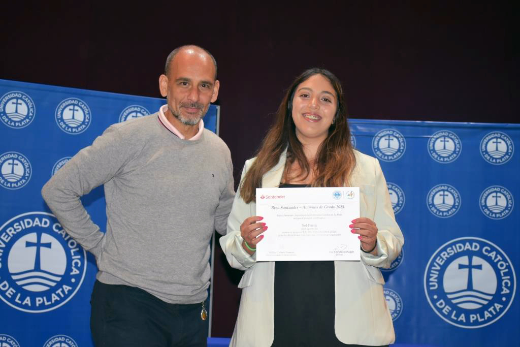 Valiosas experiencias y futuro laboral distinguieron a los becarios del Banco Santander 