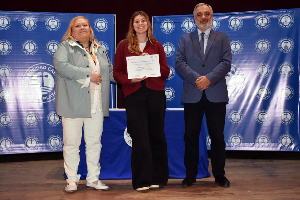 Valiosas experiencias y futuro laboral distinguieron a los becarios del Banco Santander 
