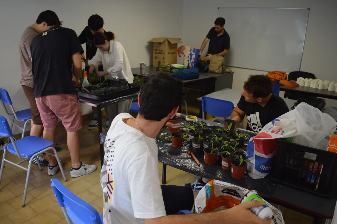 Avanzan los trabajos para la nueva huerta de la Facultad de Arquitectura y Diseño