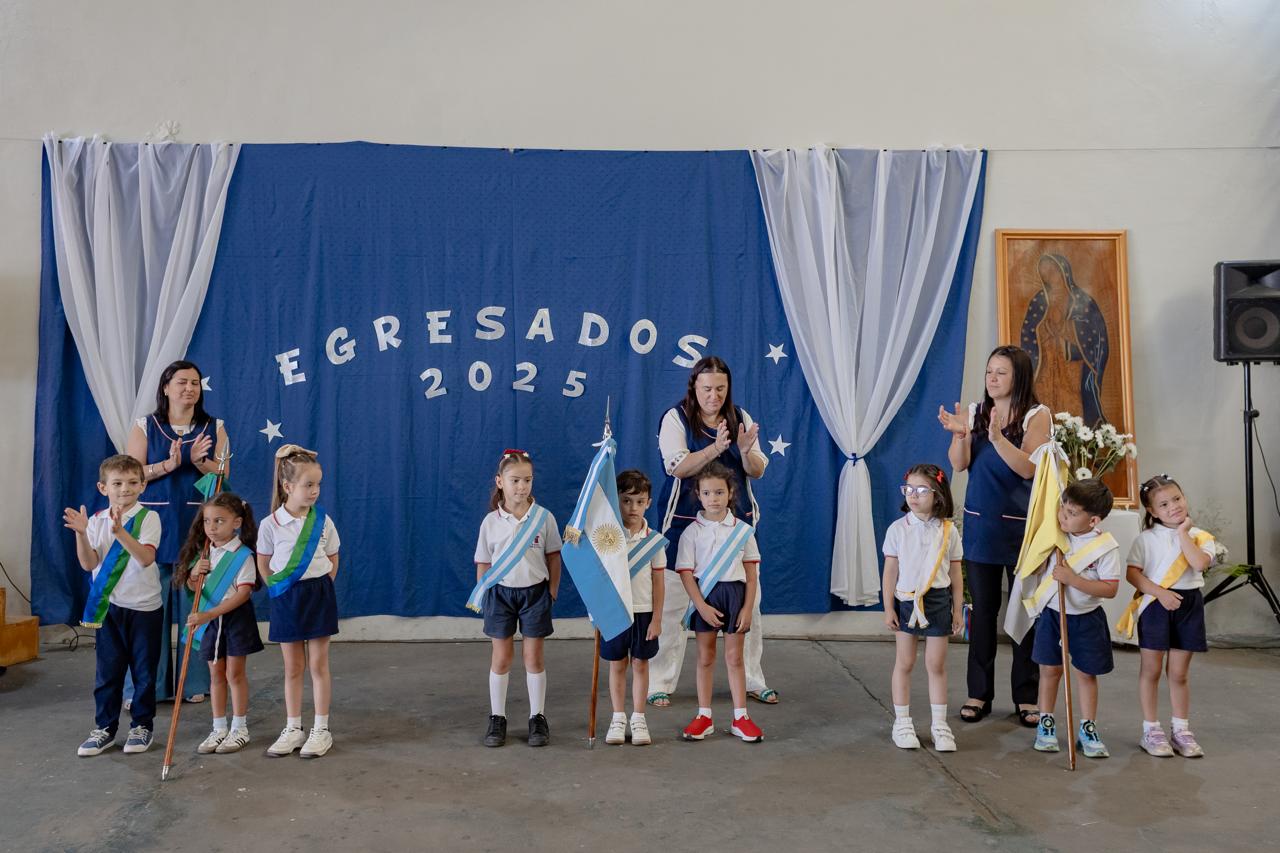 Fotos acto de egresados 8