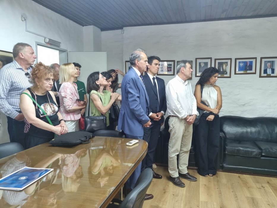 La Facultad de Derecho y Ciencias Políticas llevó adelante la bendición de la Galería de Decanos, un espacio que reúne las fotografías de quienes estuvieron al frente (1)
