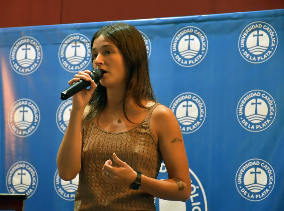 Nuevos graduados de Humanidades inician su camino profesional