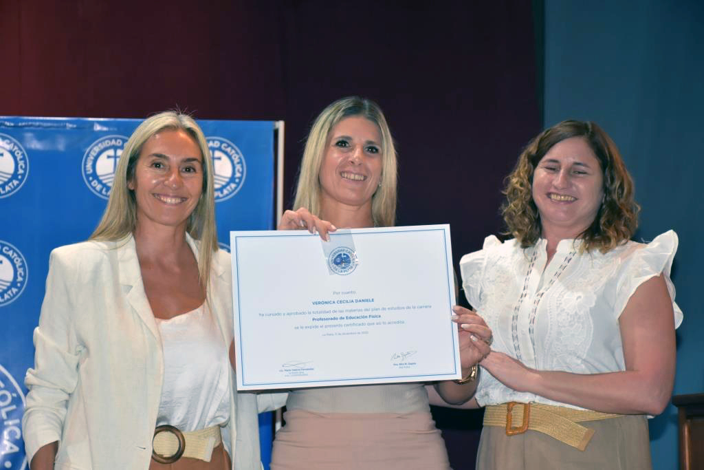 Nuevos graduados de Humanidades inician su camino profesional