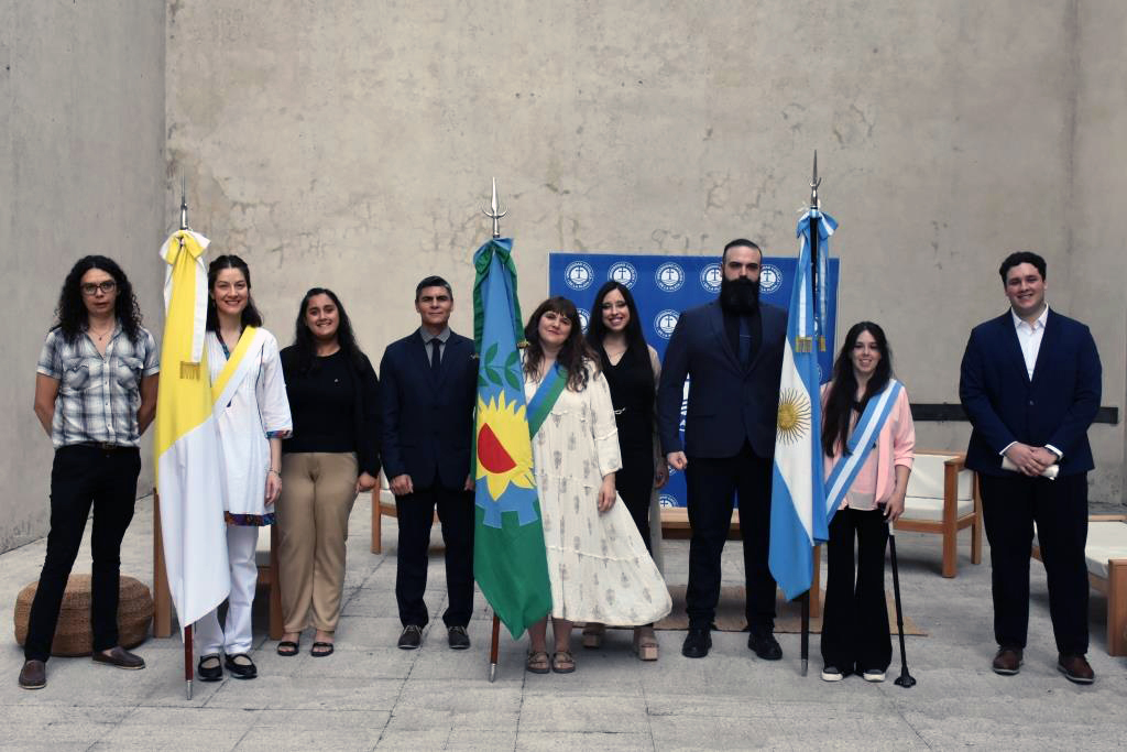 Nuevos graduados de Humanidades inician su camino profesional