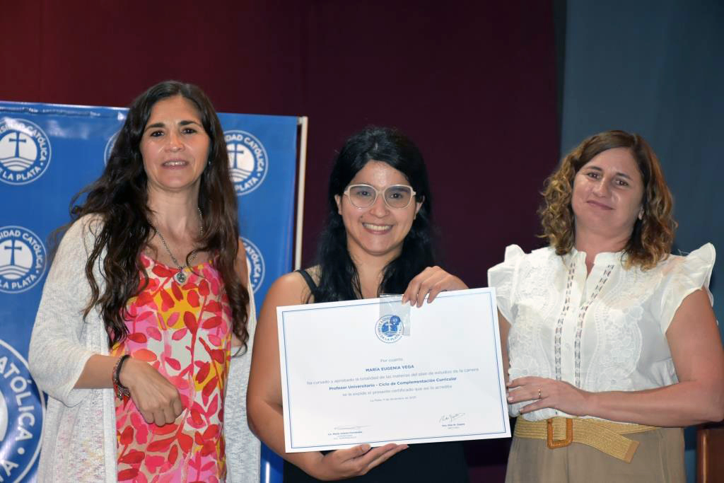 Nuevos graduados de Humanidades inician su camino profesional