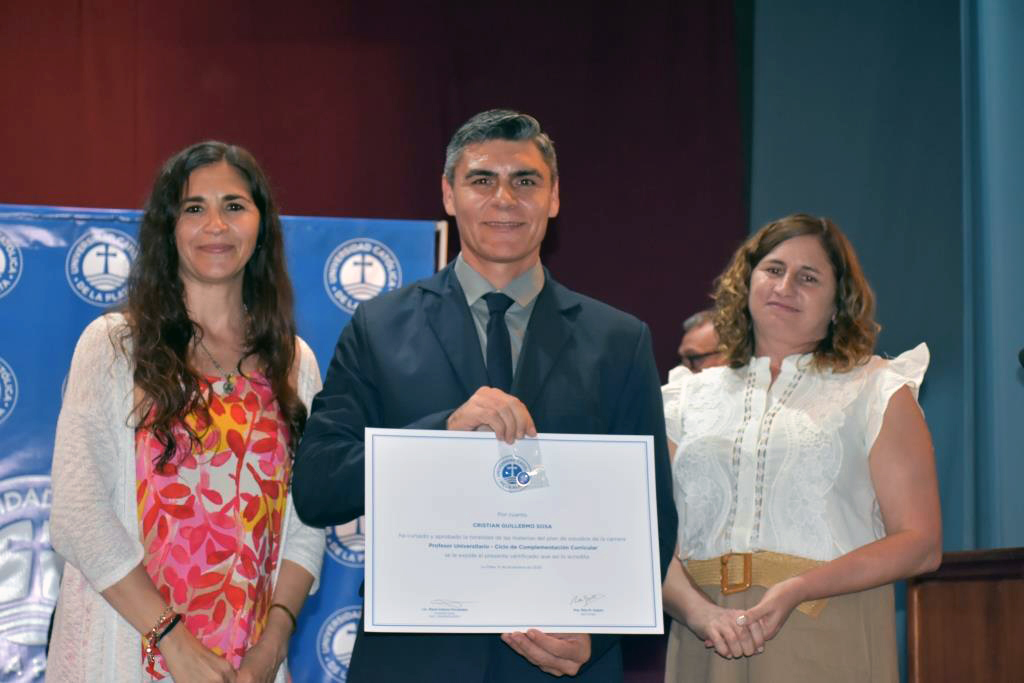 Nuevos graduados de Humanidades inician su camino profesional