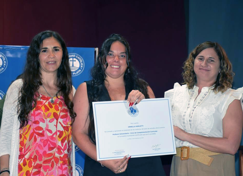 Nuevos graduados de Humanidades inician su camino profesional