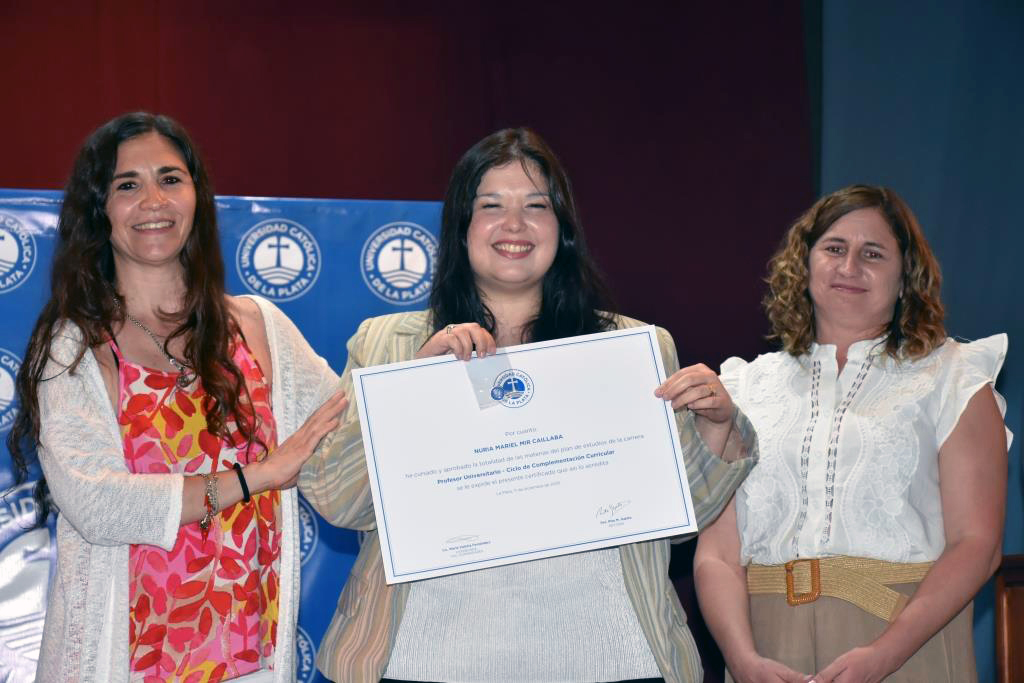 Nuevos graduados de Humanidades inician su camino profesional