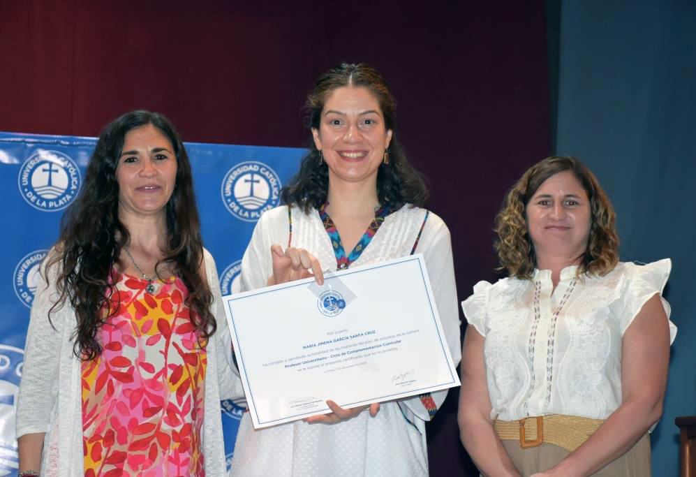 Nuevos graduados de Humanidades inician su camino profesional