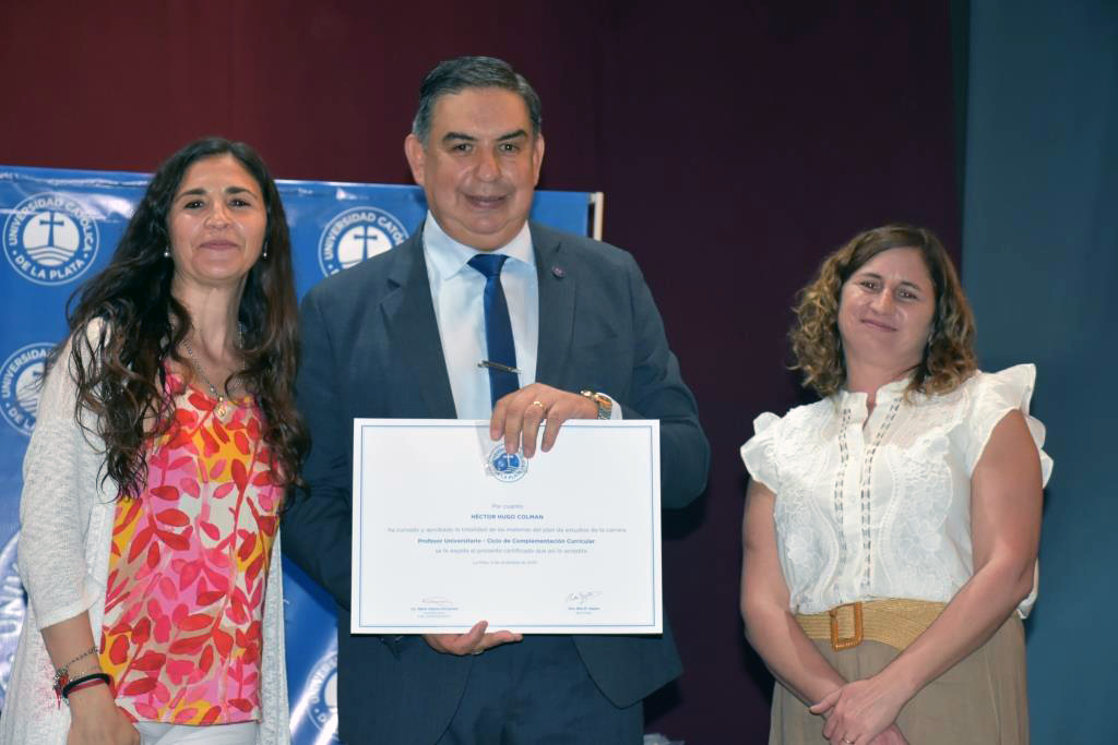 Nuevos graduados de Humanidades inician su camino profesional