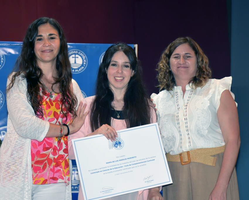 Nuevos graduados de Humanidades inician su camino profesional