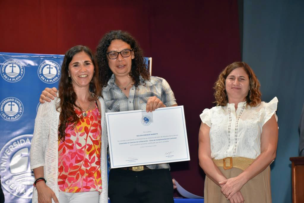 Nuevos graduados de Humanidades inician su camino profesional