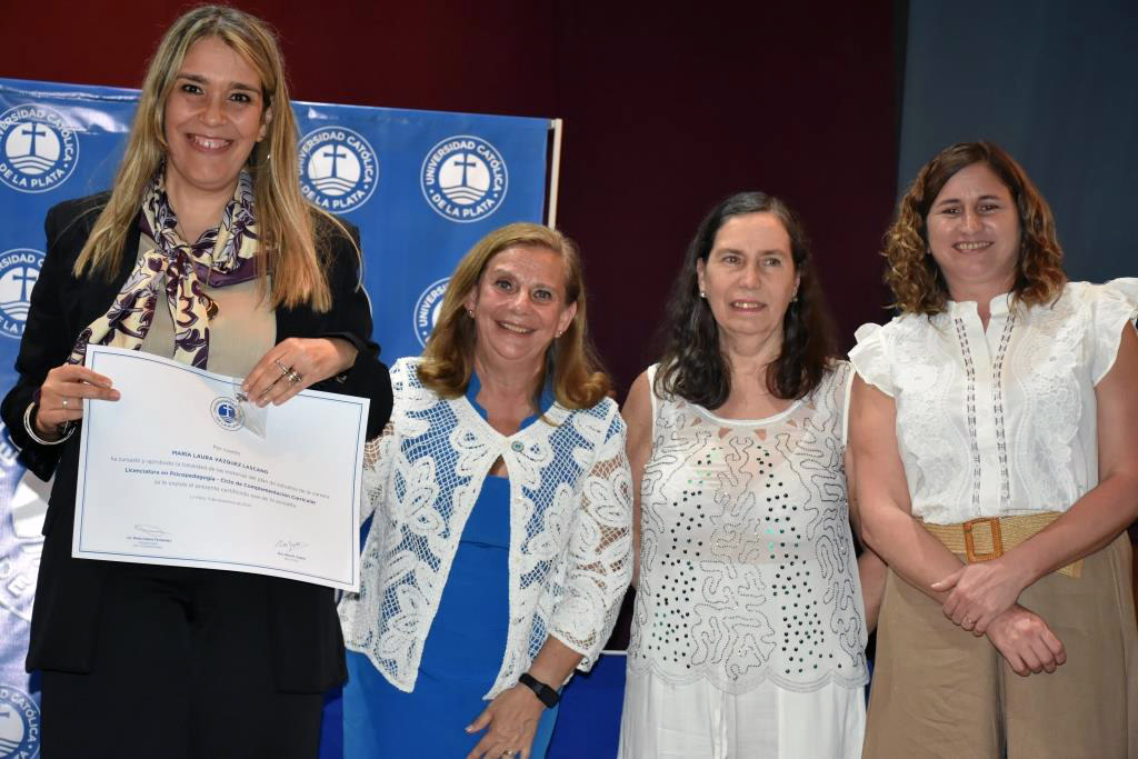 Nuevos graduados de Humanidades inician su camino profesional