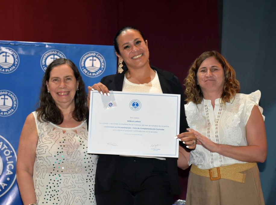 Nuevos graduados de Humanidades inician su camino profesional