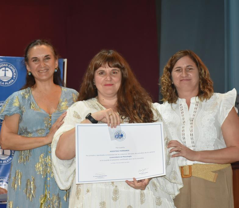 Nuevos graduados de Humanidades inician su camino profesional